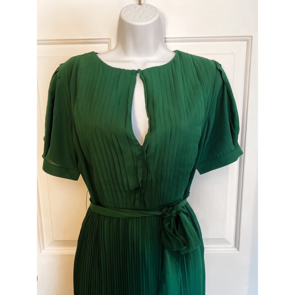 Stunning Böhme Midi Dress with Pleated Skirt